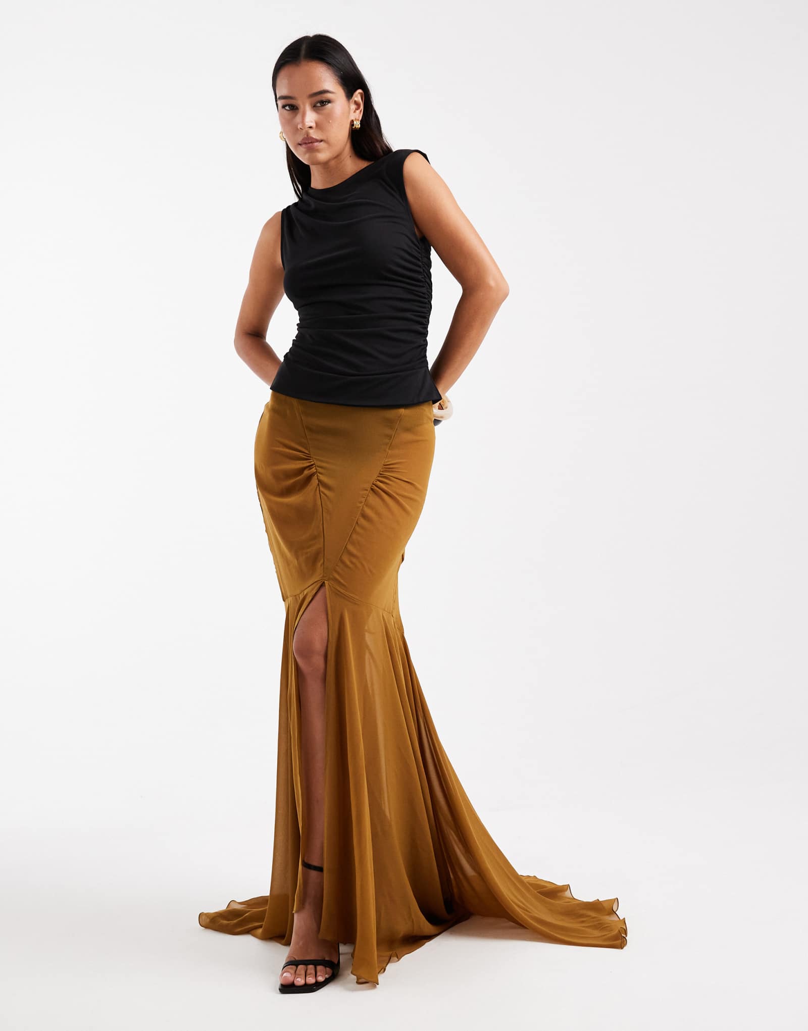 Дизайнерская шифоновая юбка макси со шлейфом цвета охры от ASOS DESIGN
