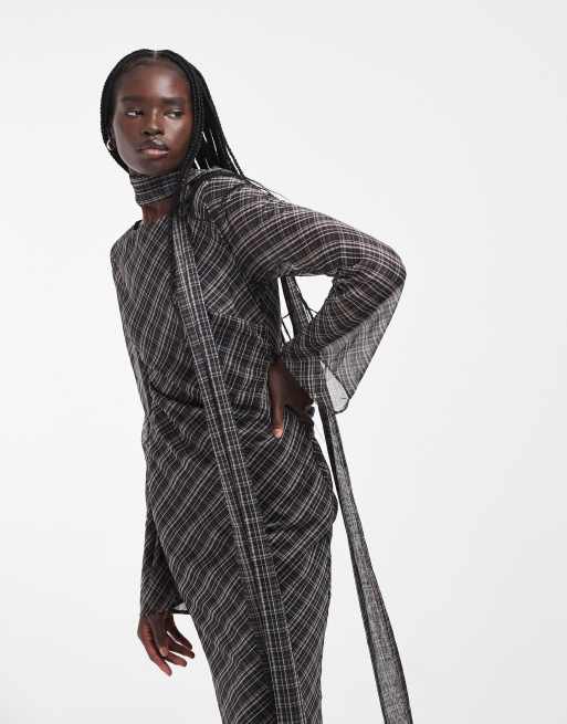 ASOS DESIGN chiffon maxikjole i skråsnit med matchende tørklæde i ternet print, 2 af 4