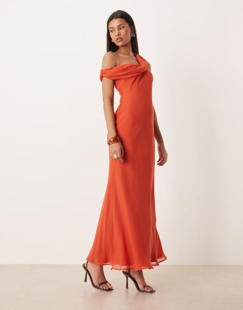 ASOS DESIGN – Chiffon-Maxikleid in leuchtendem Rostrot mit abfallender, verdrehter Schulterpartie - view 1