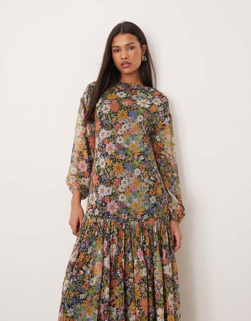 ASOS DESIGN – Chiffon-Maxikleid in Schwarz mit Blumenmuster, U-Boot-Ausschnitt und Godet-Detail, 2 von 4
