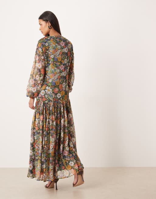 ASOS DESIGN – Chiffon-Maxikleid in Schwarz mit Blumenmuster, U-Boot-Ausschnitt und Godet-Detail, 4 von 4