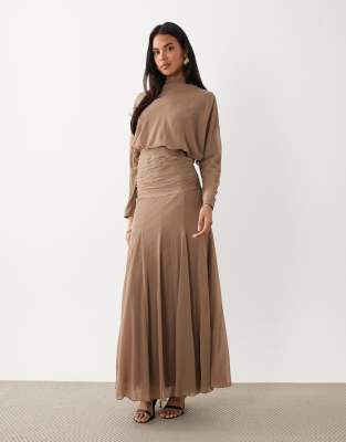 ASOS DESIGN - Chiffon-Maxikleid in Taupe mit geraffter Taille und Godet-Einsatz-Neutral