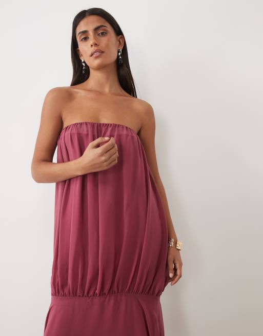 ASOS DESIGN Chiffon-Maxikleid mit tiefer Taille und trägerlosem Oberteil in Himbeere, 2 von 4