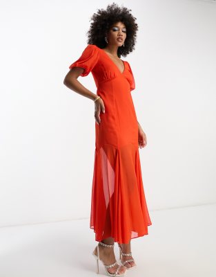 ASOS Design - Chiffon-Midikleid mit V-Ausschnitt, Flatterärmeln und Godetsaum in Flammenrot