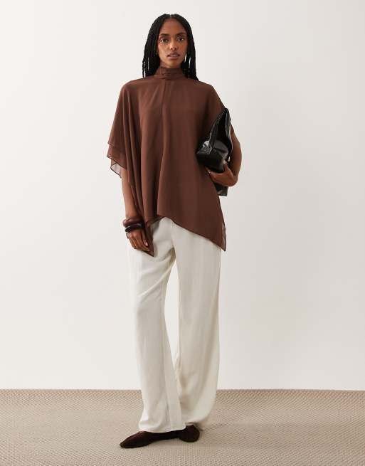 ASOS DESIGN chiffon top met dubbele laag en cape in donkerbruin, 2 van 4