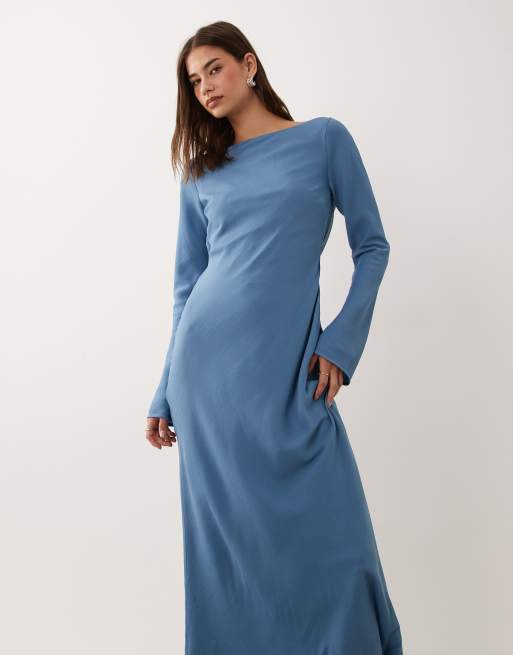 ASOS DESIGN chiffongmaxiklänning med draperad ryggdetalj i dovt blå, 2 av 4