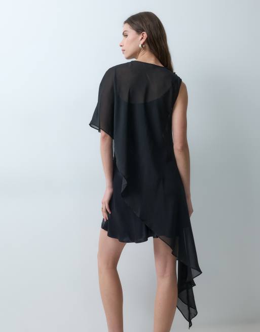 ASOS DESIGN chiffonklänning med asymmetrisk cape i minilängd, 3 av 4
