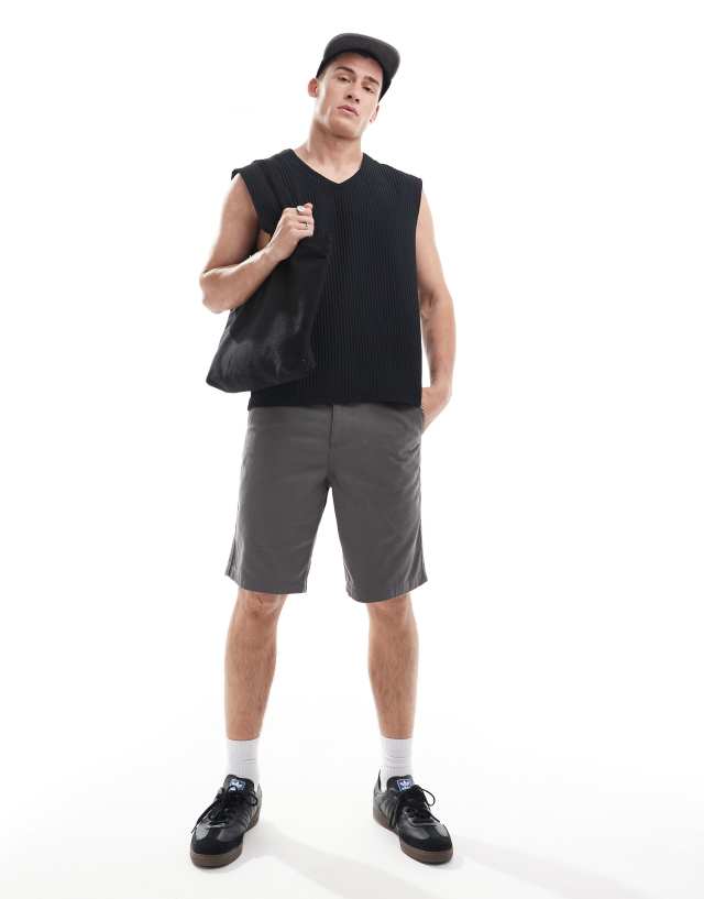 ASOS DESIGN - chino short in charcoal