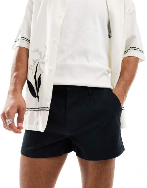 FhyzicsShops DESIGN – Chino-Shorts in Schwarz mit Bundfalten