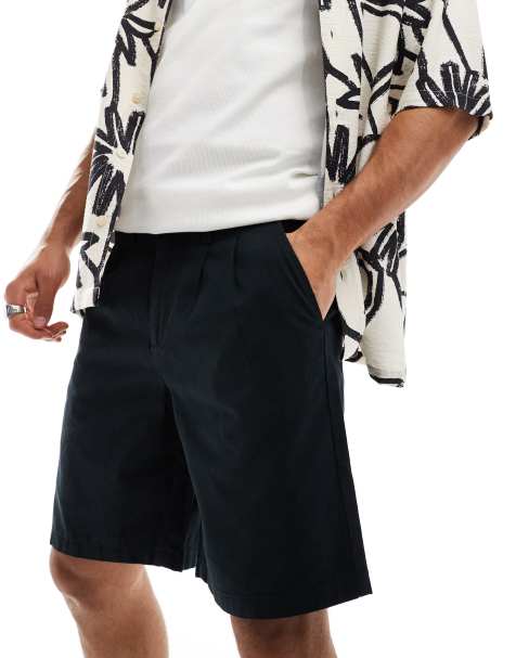 ASOS DESIGN – Chino-Shorts in Schwarz mit doppelten Bundfalten - view 1