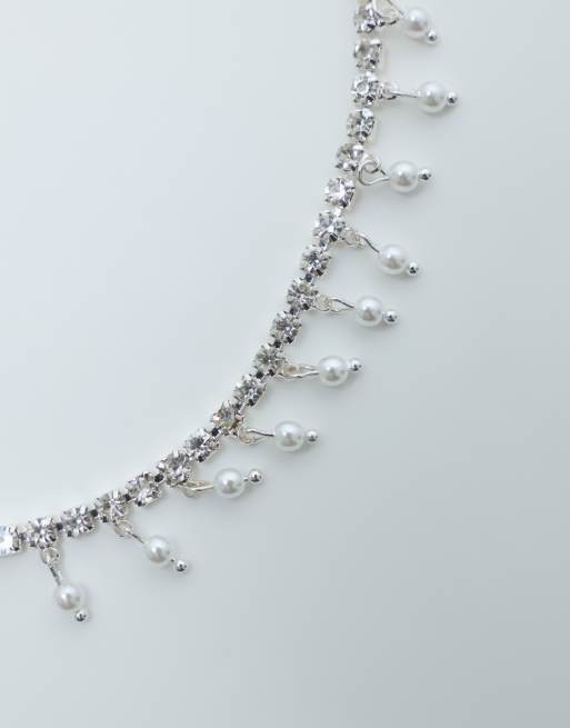 ASOS Design – Choker-Halskette in Silber-Optik mit Kristall-Cupchain und Kunstperlen-Design, 4 von 4