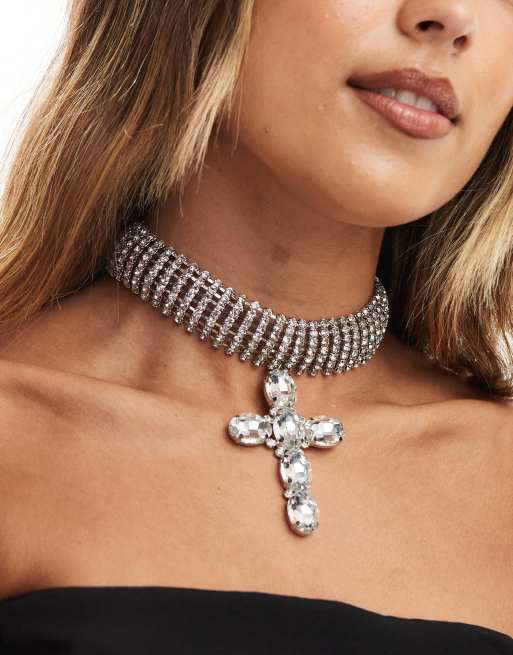 ASOS DESIGN - Choker ketting met micro pavé kristallen en kruis in zilverkleur