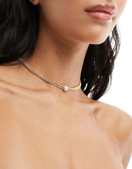 ASOS DESIGN - Choker met grove schakelketting met dubbele rij en imitatiepareldetail in goudkleur