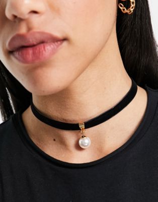ASOS DESIGN choker necklace with faux pearl pendant design in black velvet