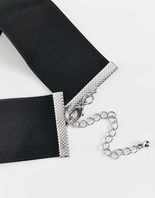 ASOS DESIGN choker necklace with wide velvet design in black, 3 of 4