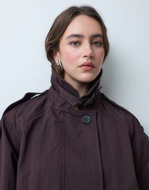 ASOS DESIGN – Chokladbrun, a-linjeformad, kort trenchcoat med ståkrage, 4 av 5