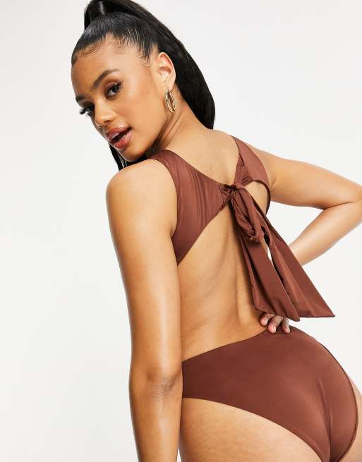ASOS DESIGN – Chokladbrun baddräkt med hög halsringning och knytning baktill