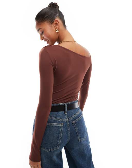 ASOS DESIGN – Chokladbrun body med långa ärmar och bara axlar, 4 av 4