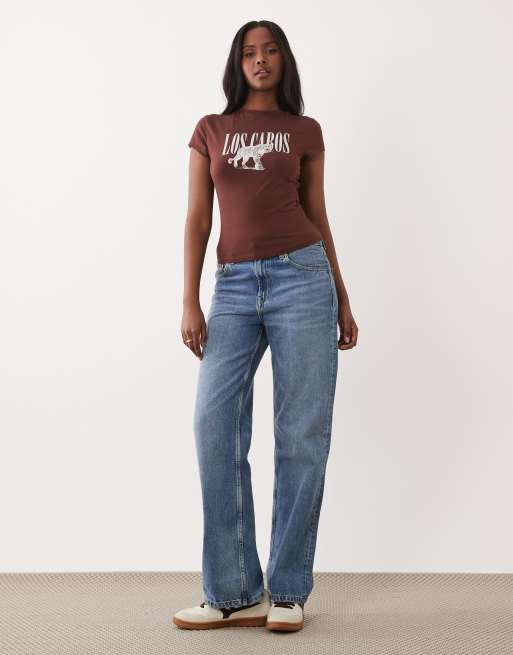 ASOS DESIGN – Chokladbrun crop top med korta ärmar och Los Cabos-tryck, 2 av 4