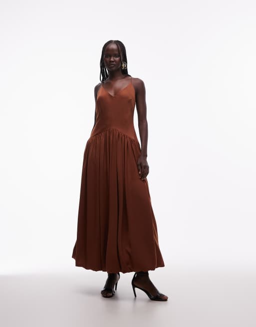 ASOS DESIGN – Chokladbrun, diagonalskuren midaxiklänning med bubbelkjol, 2 av 4