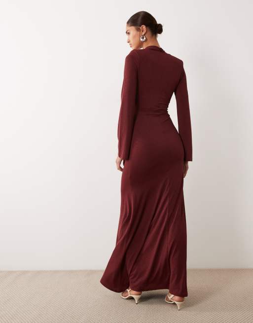 ASOS DESIGN – Chokladbrun, figurnära maxiklänning med superdjup urringning och snurrad knut framtill, 4 av 4