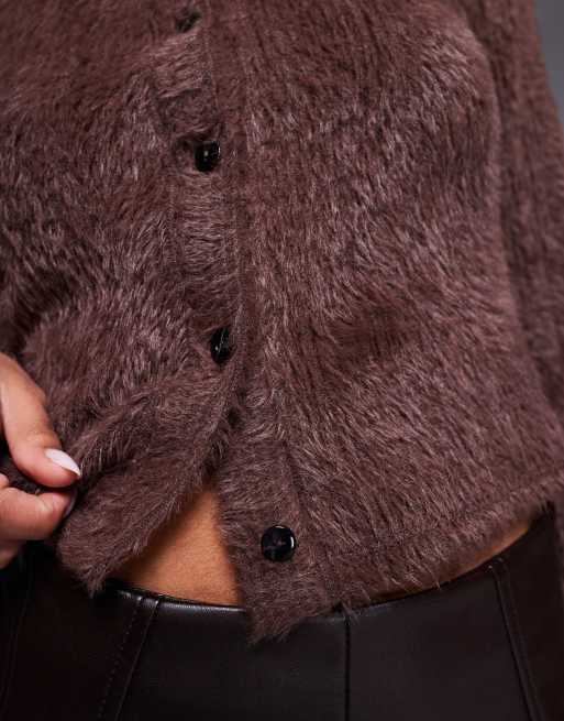 ASOS DESIGN – Chokladbrun, fluffig kofta med knäppning och långa ärmar, 4 av 4