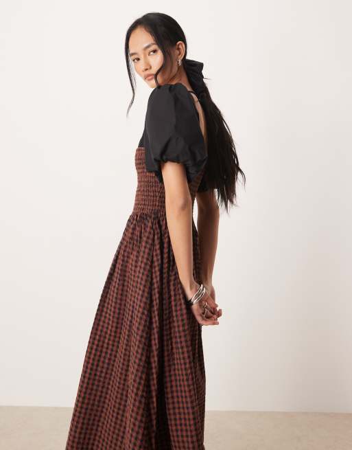 ASOS DESIGN – Chokladbrun, ginghamrutig maxiklänning med smockat liv och puffärmar, 3 av 4