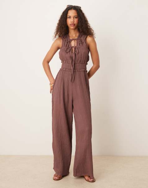 ASOS DESIGN – Chokladbrun jumpsuit med indragen byst i dubbel väv - view 1