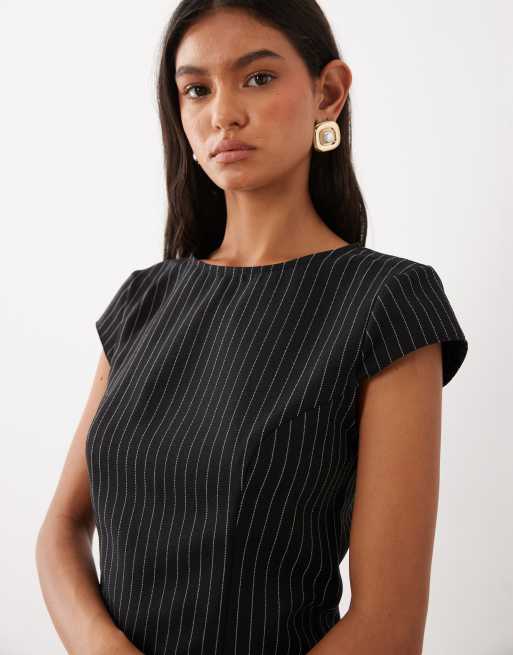 ASOS DESIGN – Chokladbrun, kritstrecksrandig miniklänning med holkärmar, 3 av 4