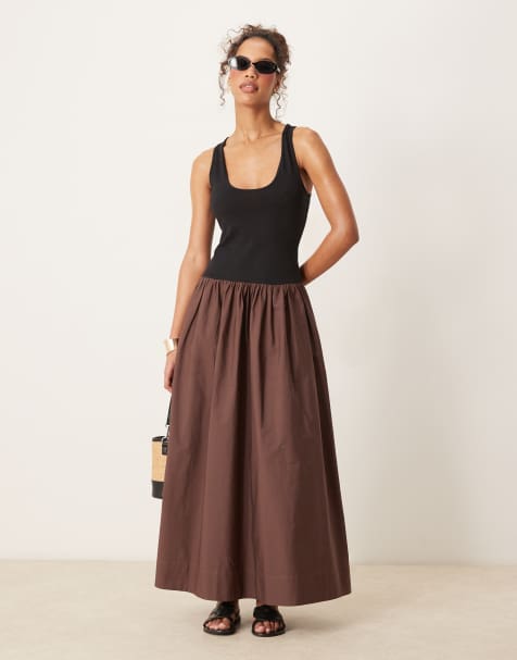 ASOS DESIGN – Chokladbrun maxiklänning i hybriddesign med djup ringning - view 1