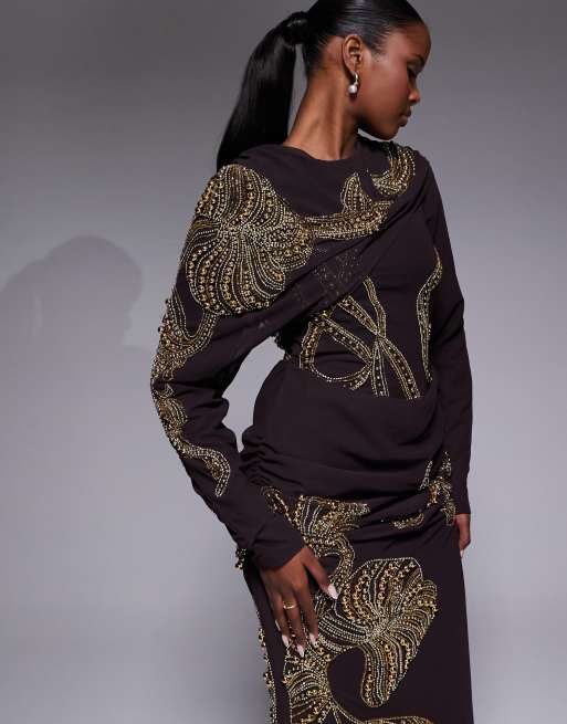 ASOS DESIGN – Chokladbrun maxiklänning med draperad axel, utsmyckning och veck, 4 av 4
