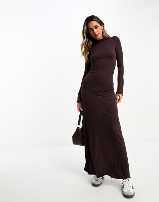 ASOS DESIGN – Chokladbrun maxiklänning med långa ärmar och dekorativ söm