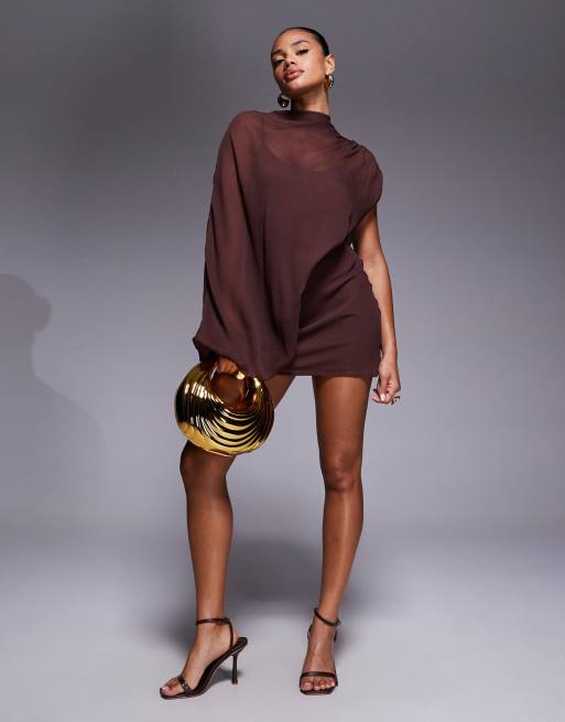 ASOS DESIGN – Chokladbrun miniklänning med hög krage, asymmetrisk drapering och utskurna detaljer, 3 av 4