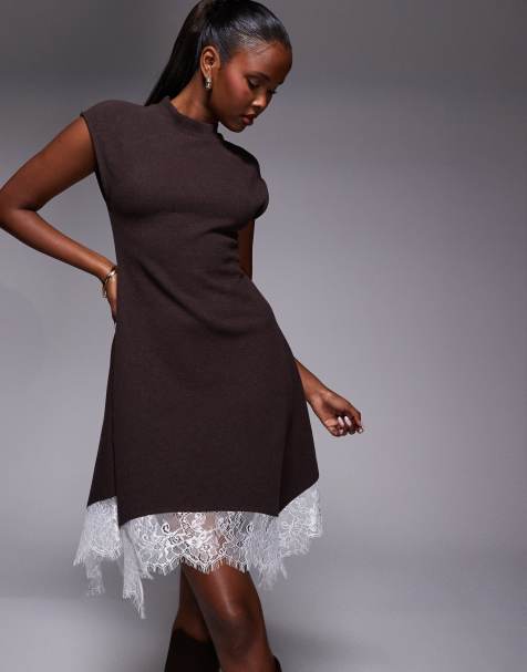 ASOS DESIGN – Chokladbrun miniklänning med hög krage, ojämn fåll och spetskant - view 1