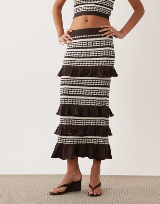 ASOS DESIGN – Chokladbrun och vit, randig maxikjol med volang, del av set, 2 av 5