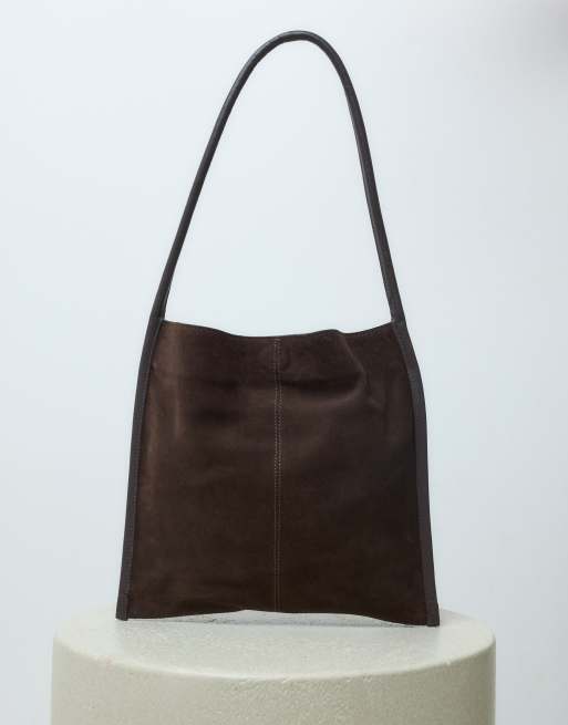 ASOS DESIGN – Chokladbrun, platt axelväska i mocka, 2 av 5