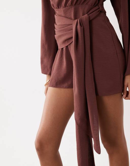 ASOS DESIGN – Chokladbrun playsuit med blusärmar och knytning i midjan, 3 av 4