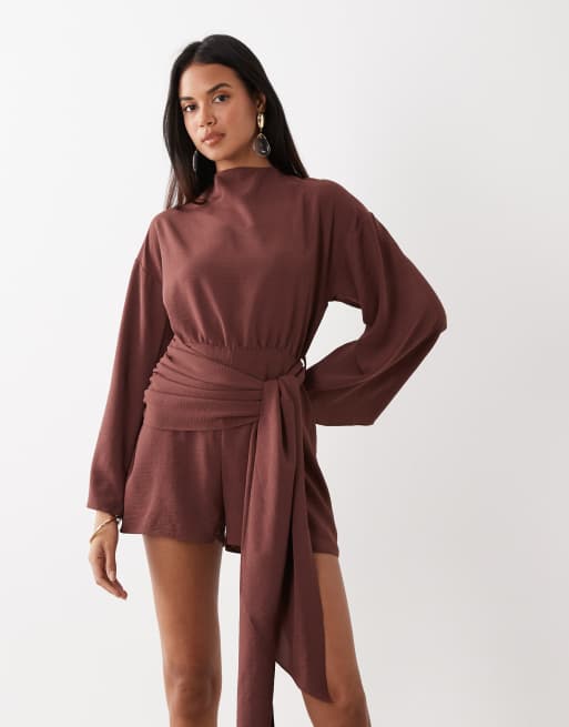 ASOS DESIGN – Chokladbrun playsuit med blusärmar och knytning i midjan, 4 av 4