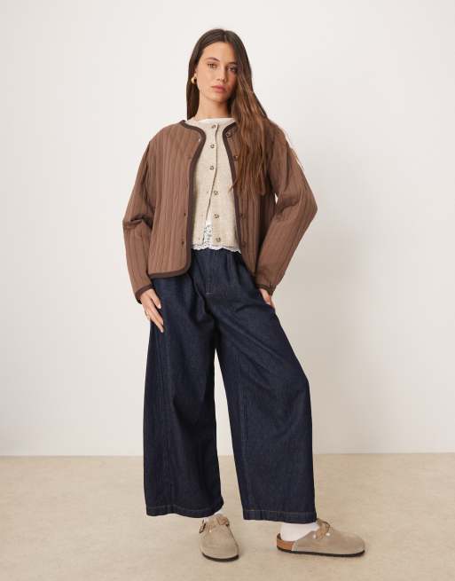 ASOS DESIGN – Chokladbrun, quiltad jacka med kontrastfärgade passpoaler, 2 av 4