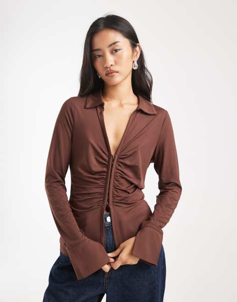 ASOS DESIGN – Chokladbrun, ribbad topp i bomull med fyrkantig halsringning, långa ärmar och hake och hyska - view 1