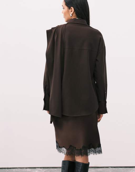 ASOS DESIGN – Chokladbrun skjorta i oversize med sjal och omlottdesign, 4 av 4