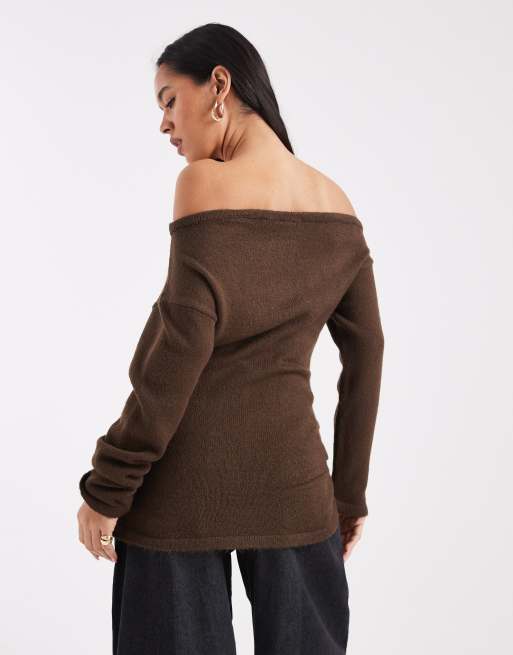 ASOS DESIGN – Chokladbrun, stickad och enaxlad tröja med rysch, 4 av 4