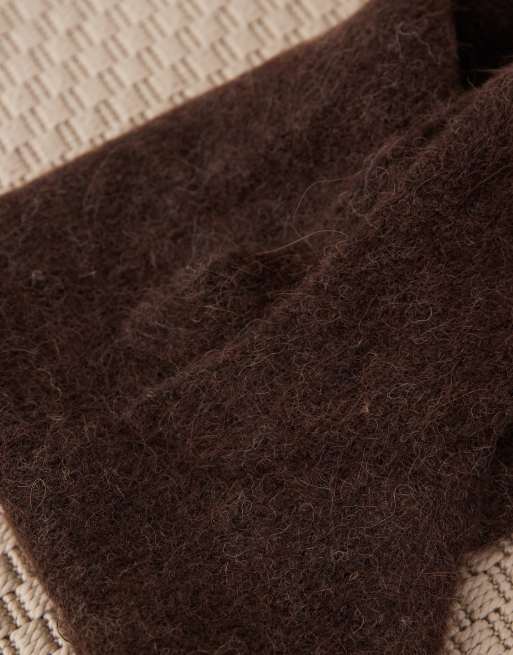ASOS DESIGN – Chokladbrun, stickad, trekantig scarf i alpacka- och yllemix, 2 av 3