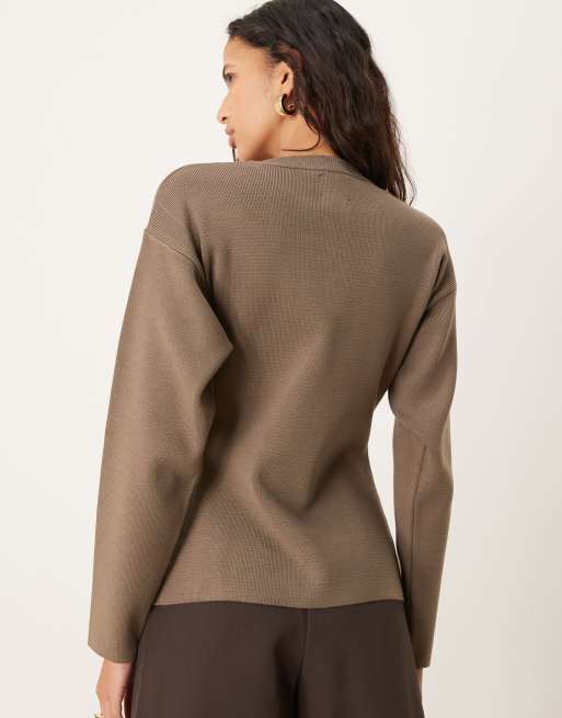 ASOS DESIGN – Chokladbrun, strukturstickad kofta med rund halsringning och guldfärgade knappar, 4 av 4
