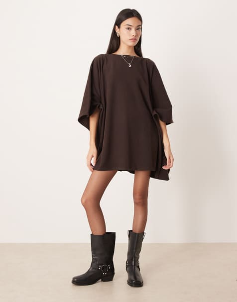 ASOS DESIGN – Chokladbrun, supermjuk miniklänning med cape - view 1