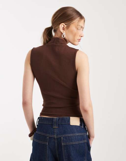 ASOS DESIGN – Chokladbrun topp i kompakt bomull med djup halsringning, 4 av 4