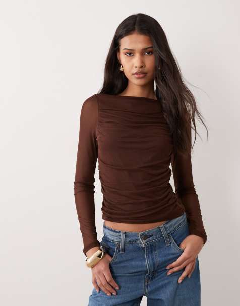 ASOS DESIGN – Chokladbrun topp i mesh med draperad båtringning och långa ärmar - view 1