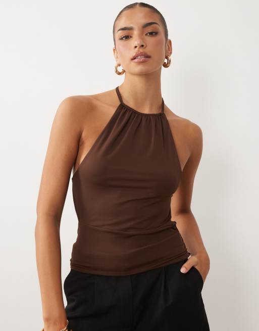 ASOS DESIGN – Chokladbrun topp i polyamid med hög krage, utskurna detaljer och markerad midja, 3 av 4