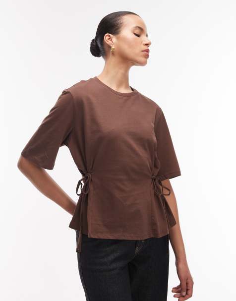 ASOS DESIGN – Chokladbrun topp med korta ärmar och knytning i midjan - view 1