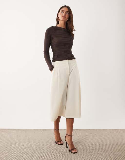 ASOS DESIGN – Chokladbrun topp med rysch och långa ärmar, 3 av 4